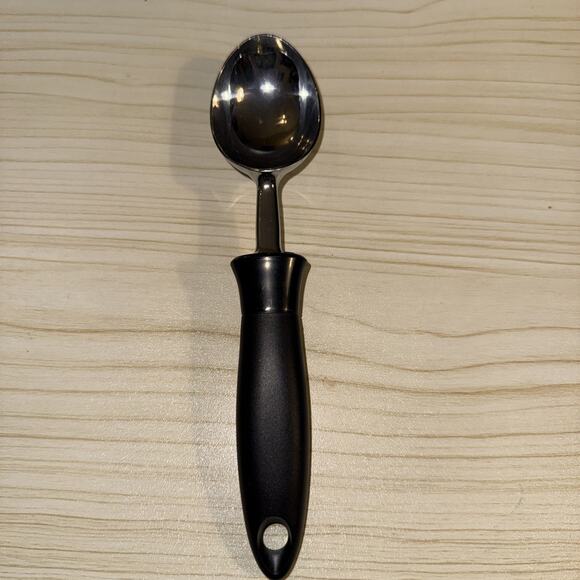Preowned Ice Cream Scoop - Picture 1 of 3